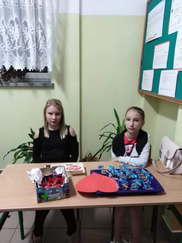 received_1534824396667212
