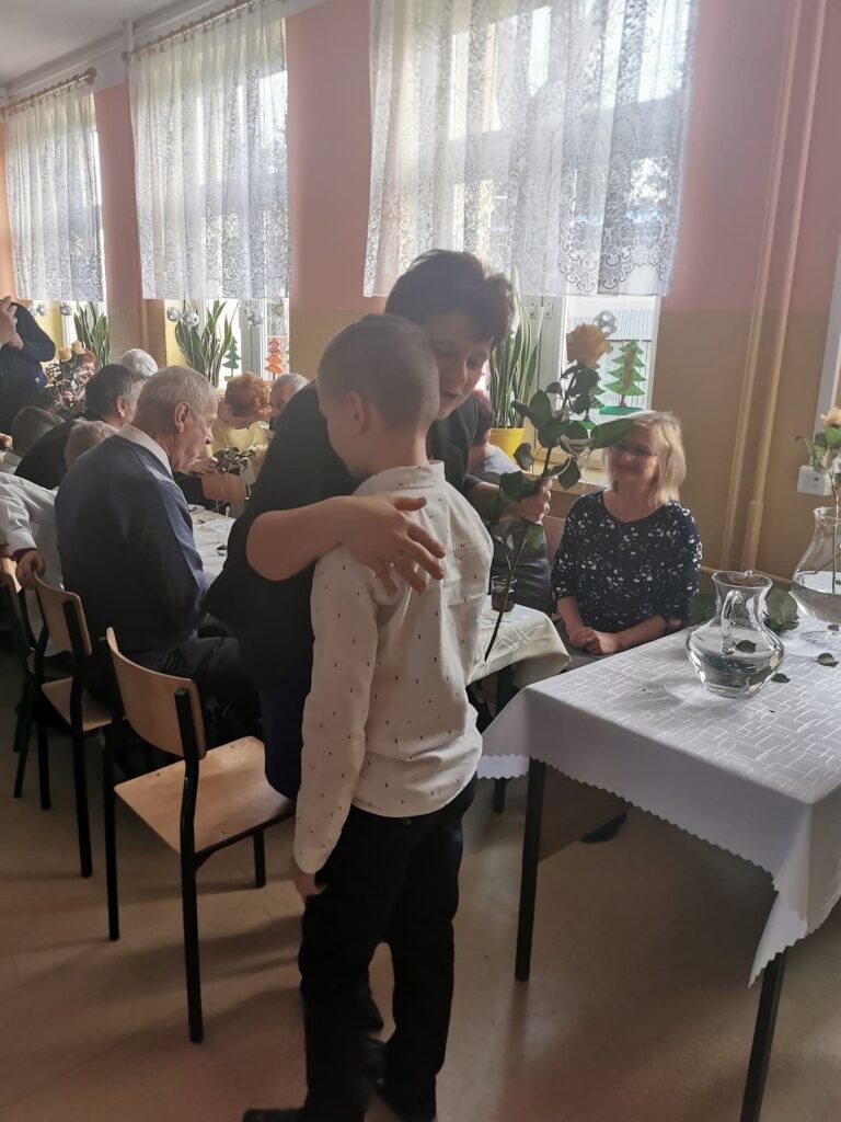 23